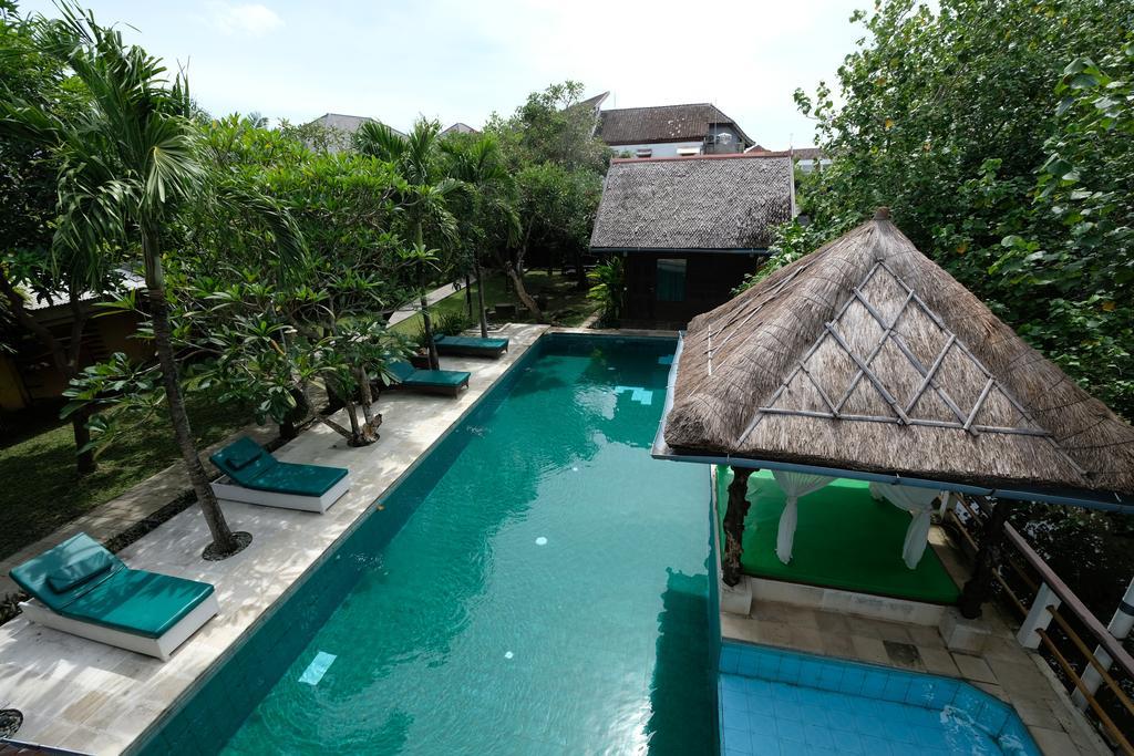 Easy Surf Dacha Hotel Canggu Buitenkant foto