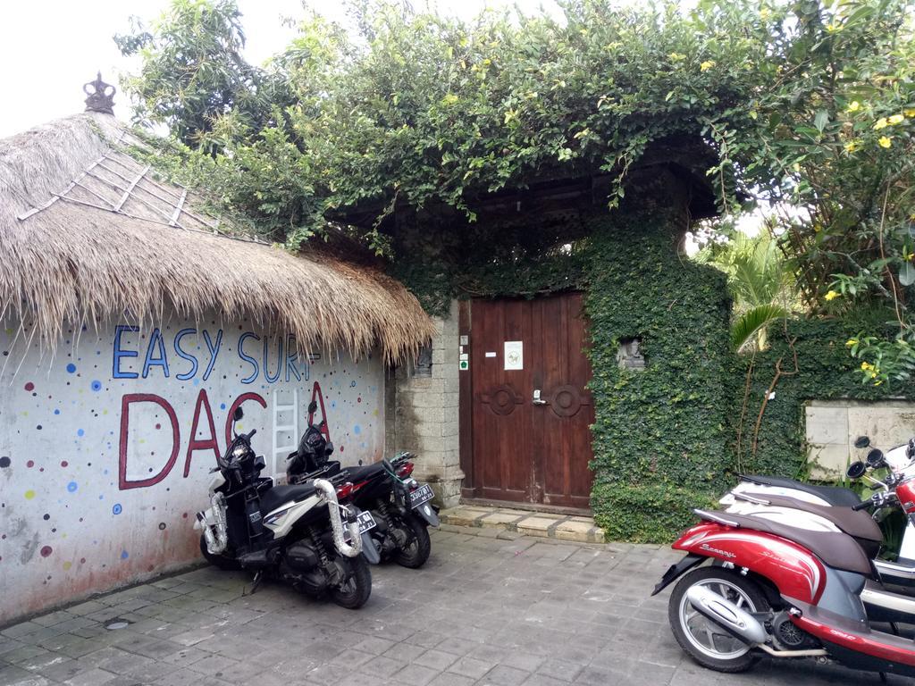 Easy Surf Dacha Hotel Canggu Buitenkant foto